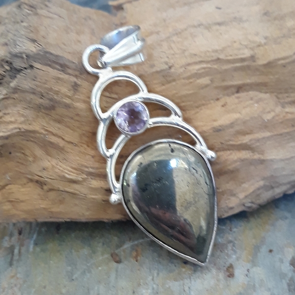 Healer's Gold & Amethyst Silver Pendant - Picture 3 of 5
